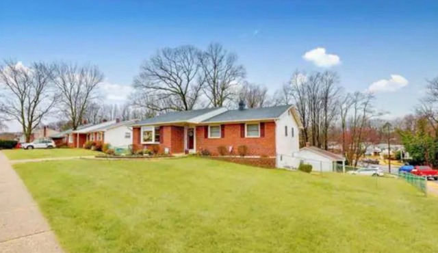 Cozy Home with Relaxing Views - 10 mins. to BWI