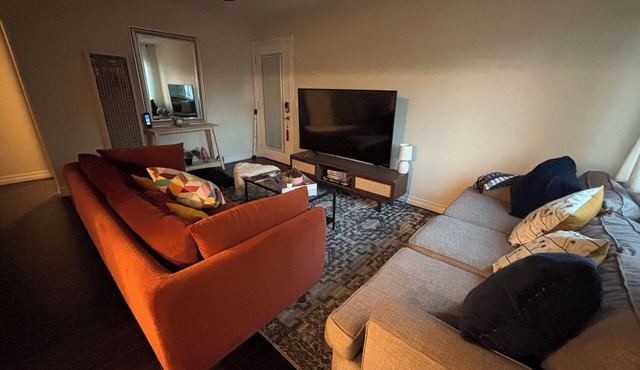 Cozy Home: Your Perfect Silverlake Base 2Bed 1 Bath w/Patio