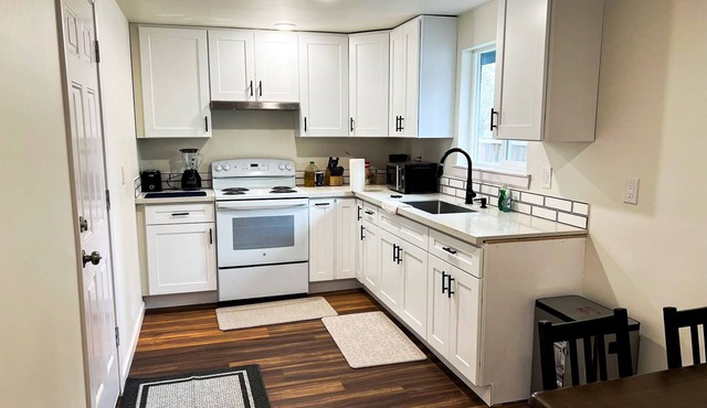 Cozy Hoodsport Duplex: 1BR 1BA-B