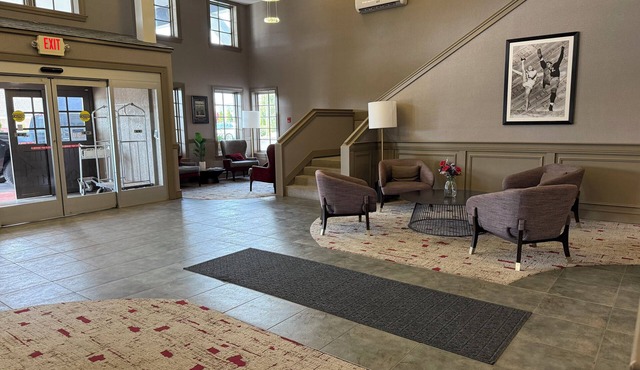 Cozy hotel in charming South Bend with fitness room, AC