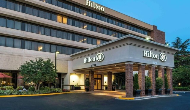 Cozy hotel suite in superb Rockville with fitness room, AC, WiFi & Metro access