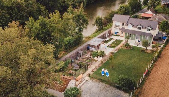 Cozy house next to the Mayenne River