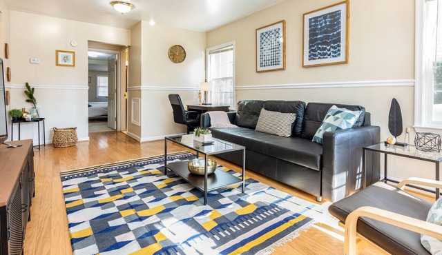 Cozy House 10min to Monuments & DC by CozySuites