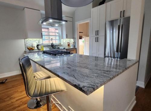 Cozy House 14 min from O'Hare -great area