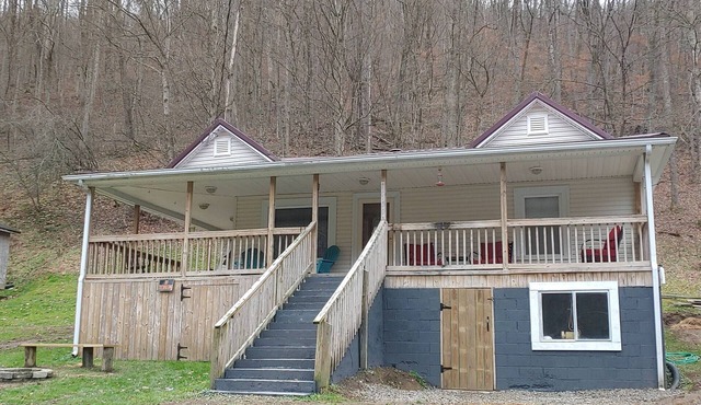 Cozy house, 2 bed, 1 bath, full kitchen, close to Bearwallow