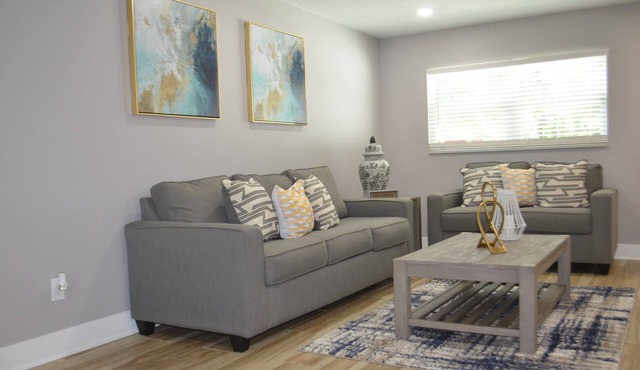 Cozy House 2Bedroom/2Bath Tampa Bay Home away home centrally located