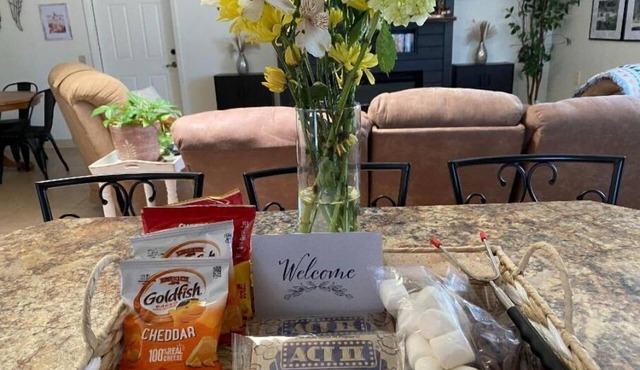 Cozy house, 3 miles from SAFB! Pet friendly with an outdoor seating area.