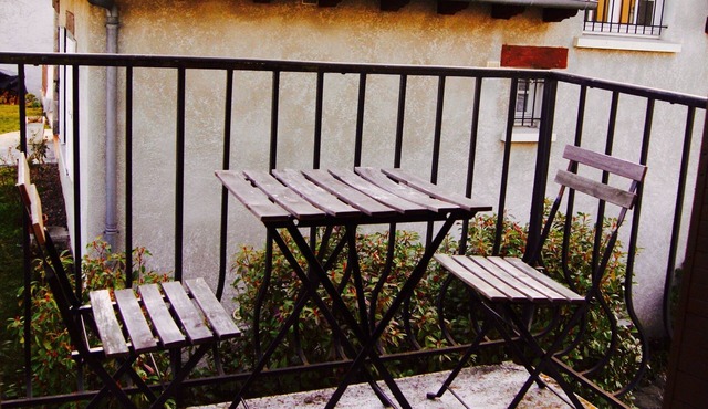 Cozy House, City and Garden