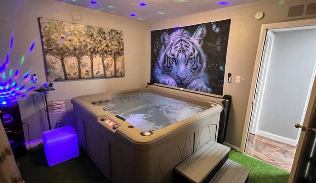 Cozy house close to the airportnA safe area located in telegraph n close 94 fwy