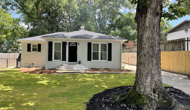 Cozy house close to everything you need for a comfortable stay.