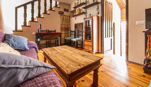 Cozy House for 3 with Patio in La Matea