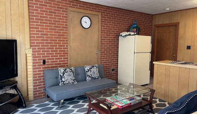 Cozy House for Business or Weekend Hideaway