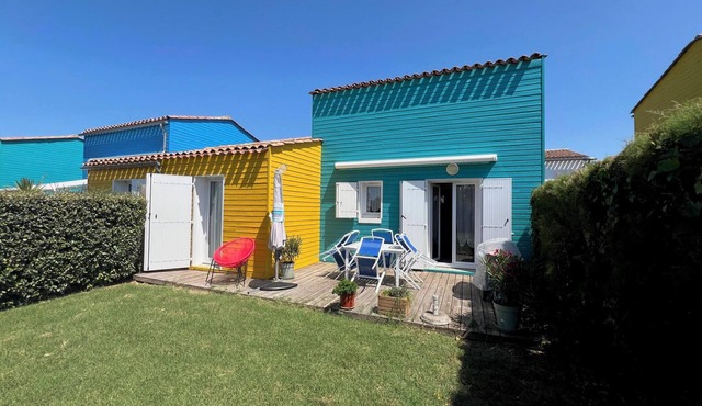 Cozy house with terrace and pool – Near beach, market, and historic center