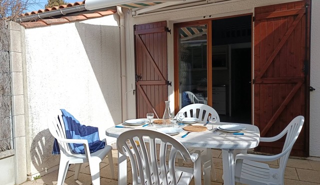 Cozy house with terrace and pool access, Notre-Dame-de-Monts - 4 ppl