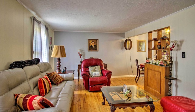 Cozy House in Aiken w/Large Yard, 2Mi to Golf