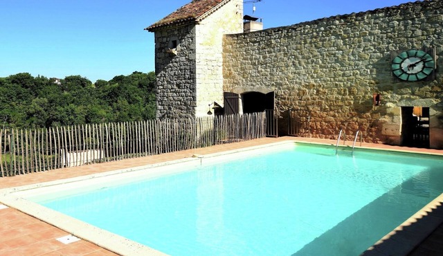 Cozy House in Lot with Pool and Terrace