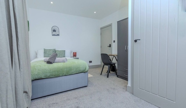 Cozy House In Medway-Sleeps10-Garden-FreeParking