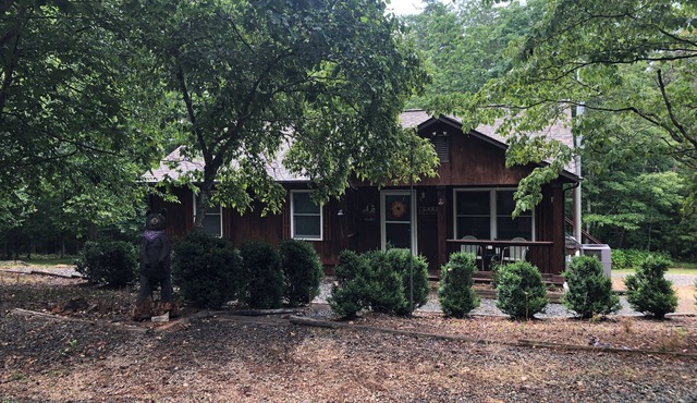 Cozy house in private Leesville Lake community