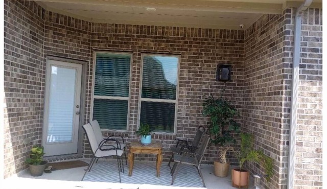 Cozy House in Richmond, Modern Amenities, Pet-Friendly, Community Pool and Gym!