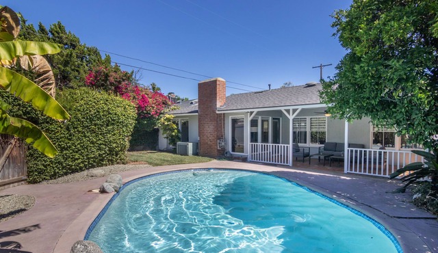 Cozy house in Sherman Oaks W/pool & 3 bedrooms