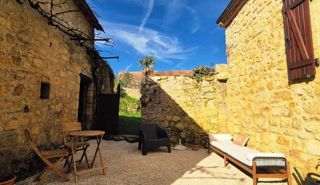 Cozy house in the heart of the Bastide with private courtyard and closed garage