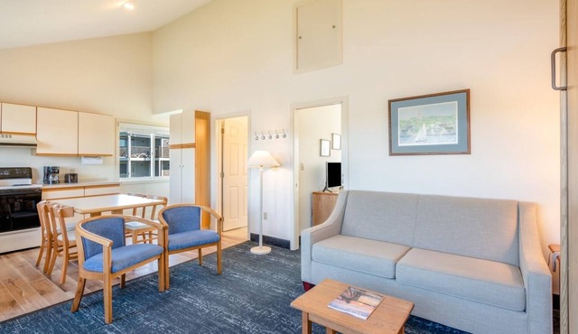 Cozy House in Waterfront Resort w/Private Beach & Ocean-View Pool