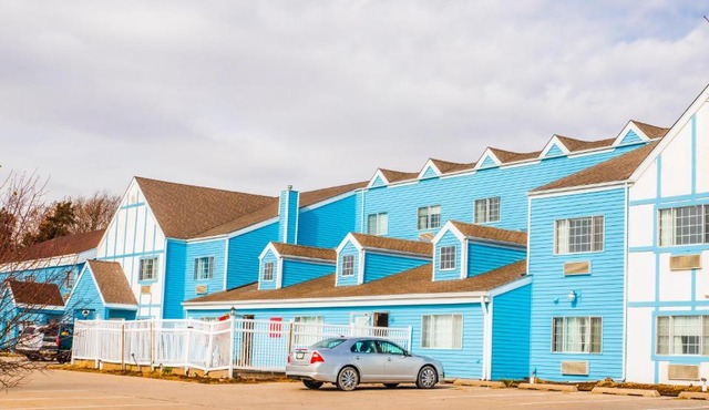 Cozy House Inn & Suites By Marifah