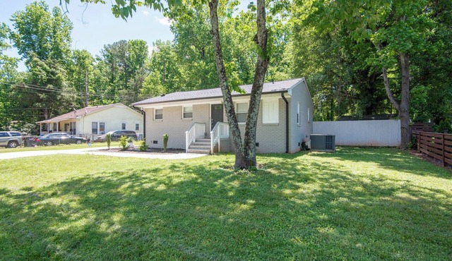 Cozy house just 10 minutes from downtown charlotte