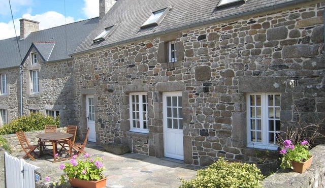 Cozy house near beach, internet, pets welcome