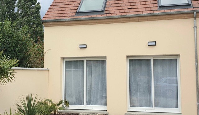 Cozy house near Disneyland Paris, 3 minutes by bus.