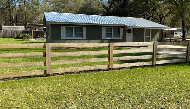 Cozy house near famous springs and town