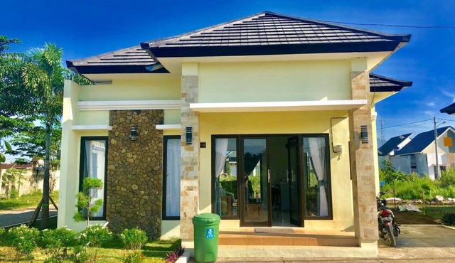 Cozy House near Senggigi Beach