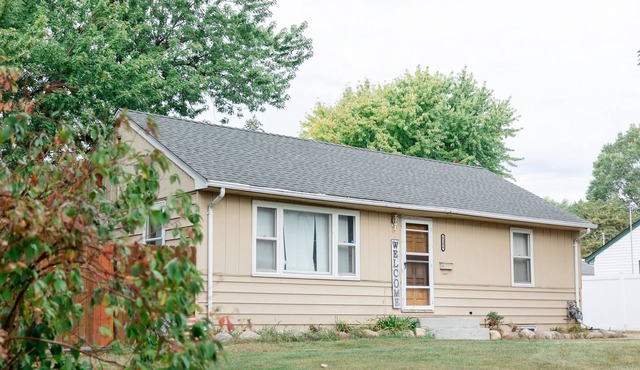 cozy house, next to Mall of America. free Wi-Fi