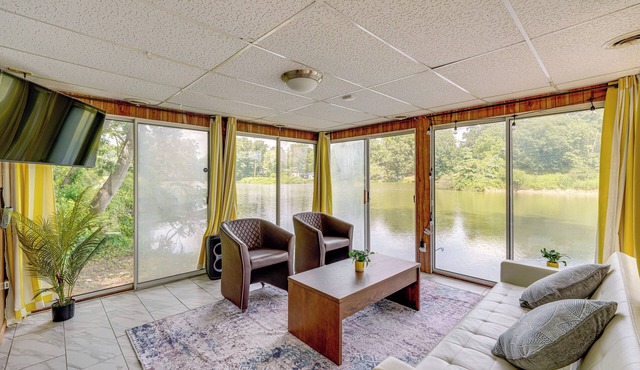 Cozy House on Meadowbrook Lake: Serene, Scenic!