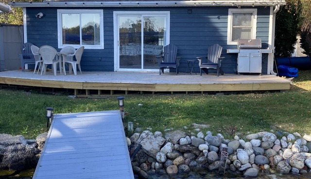 Cozy house on Okauchee Lake!