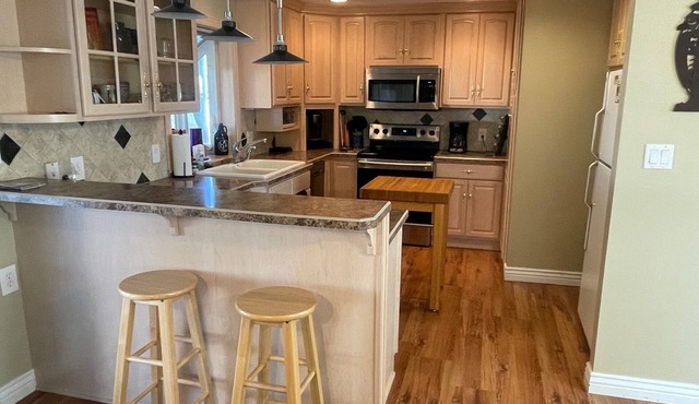 Cozy House on Quiet Street, Plenty of Truck and Trailer Parking