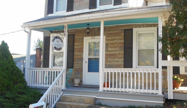 Cozy house on quiet street, 1 block from downtown Catonsville.