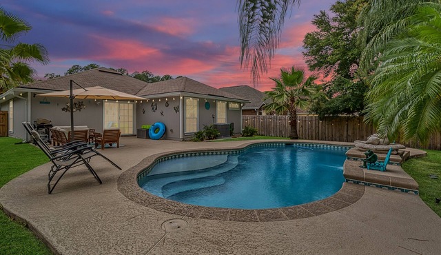 Cozy house w/privet Pool