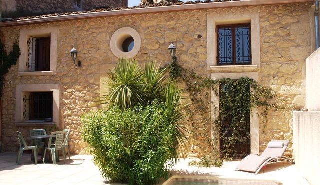 Cozy house with pool