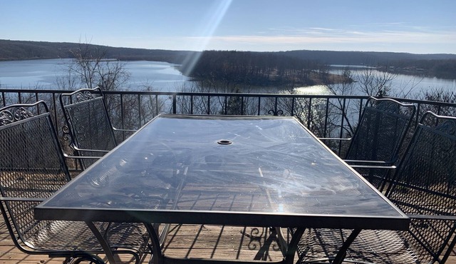 Cozy house with an amazing lake view