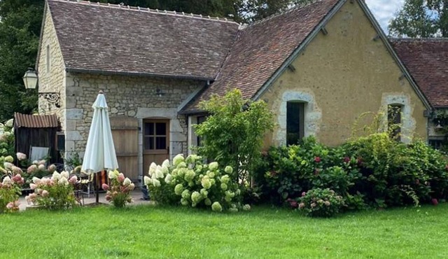 Cozy house with fireplace and garden in the heart of Perche