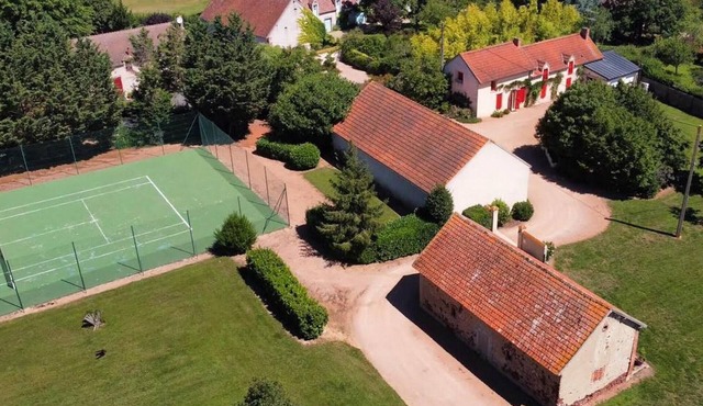 Cozy house with garden and spa, Chazemais