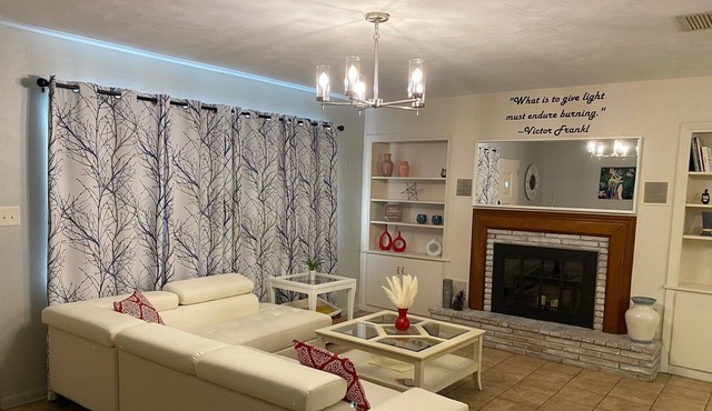 Cozy House with Large Backyard—3 miles from I-75!