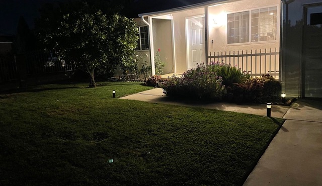 cozy house with pool, 1 car garage , newly remodeled, brand new washer and dryer
