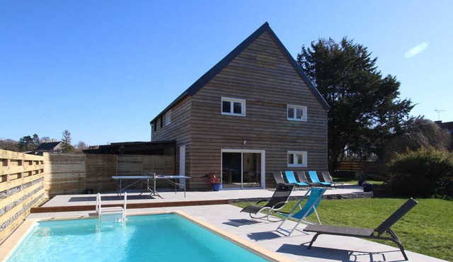 Cozy house with private pool in Jullouville