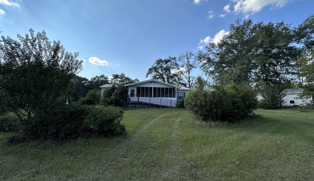 Cozy Hunting Lodging for Alabama's Black Belt close to your lease! Sleeps 3-5.