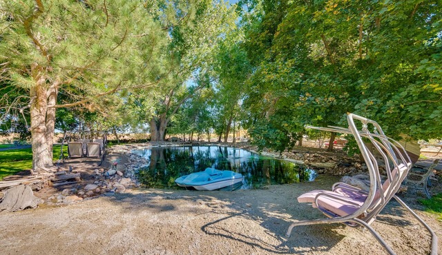 Cozy Idaho Retreat w/Grill & Fire Pit!