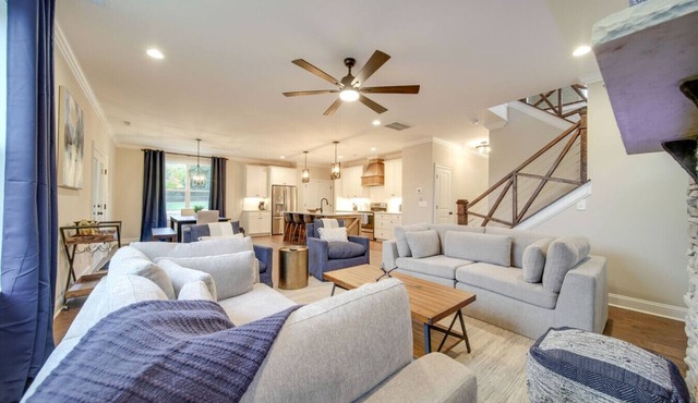 Cozy & Immaculate 4-BR Modern Farmhouse Retreat!
