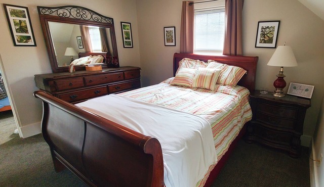 Cozy in Coraopolis Suite A