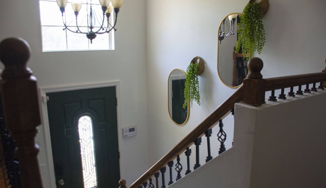 Cozy In-Town Island Get Away 15 minutes from the city